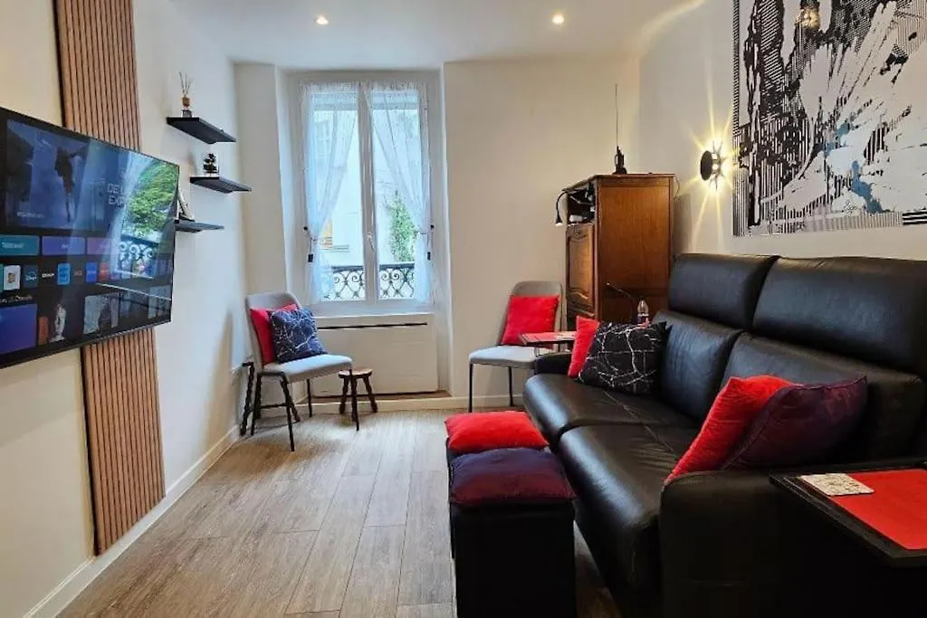 Doorman - Modern & Chic Studio In 17Th Apartment Paris France